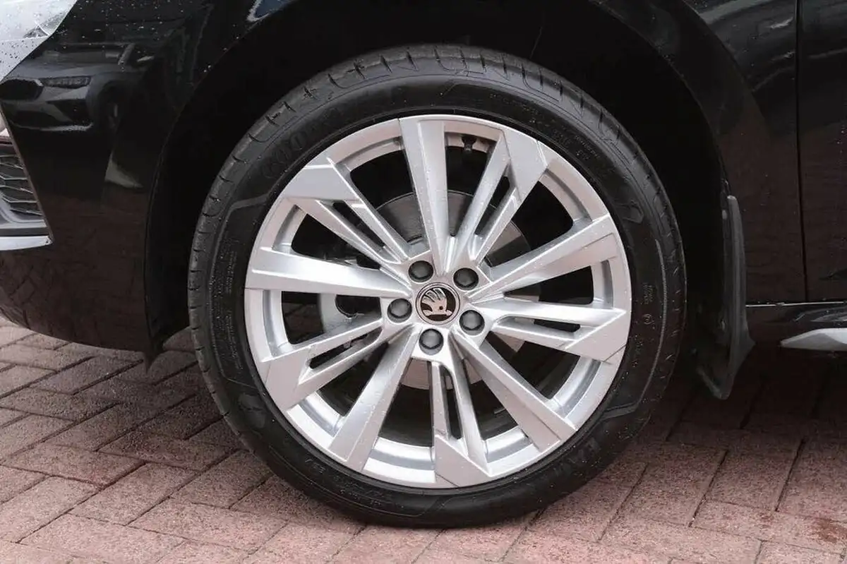 2024-skoda-kamiq-10-tsi-se-l-116ps-dsg-big-9