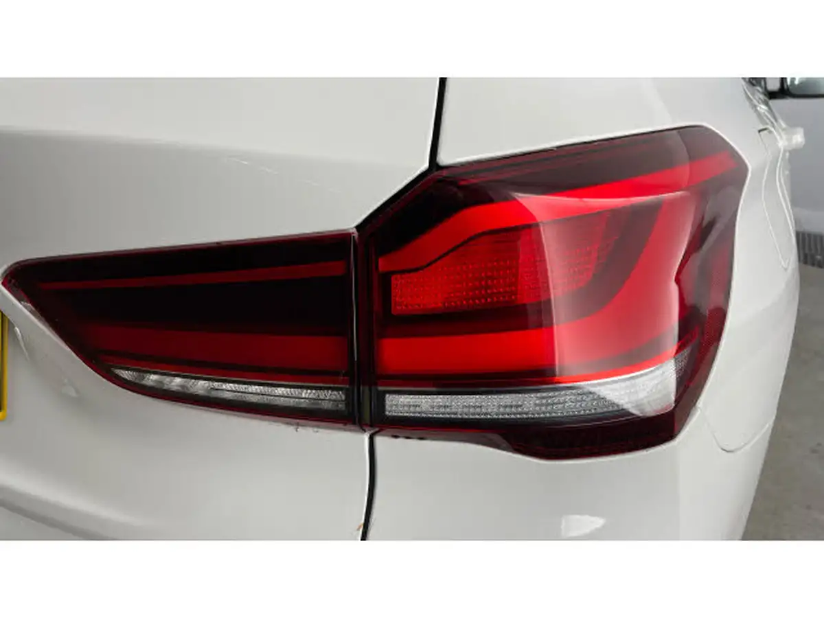 2021-bmw-x1-15-xdrive-25e-phev-sport-big-21