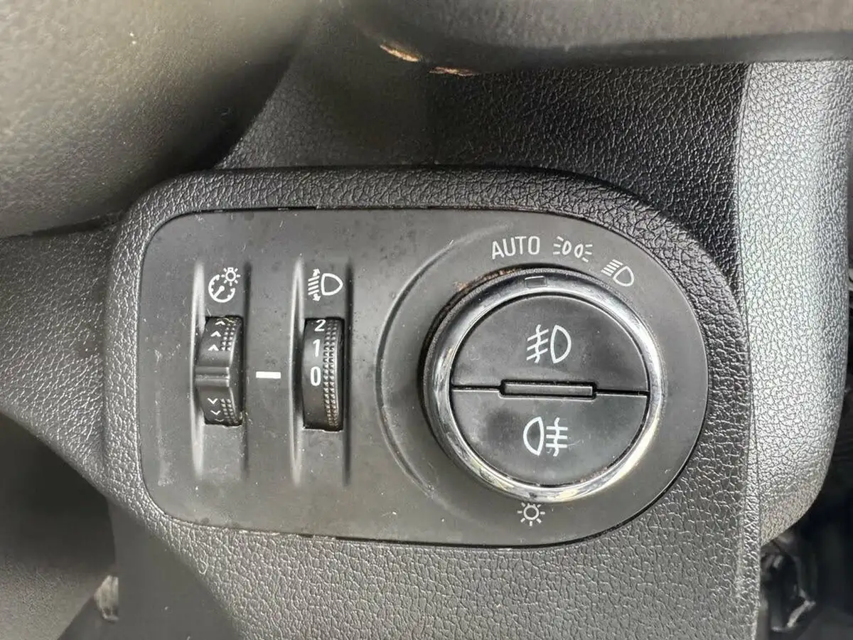 2022-vauxhall-combo-15cdti-sportive-2000-100pseu6d-big-31
