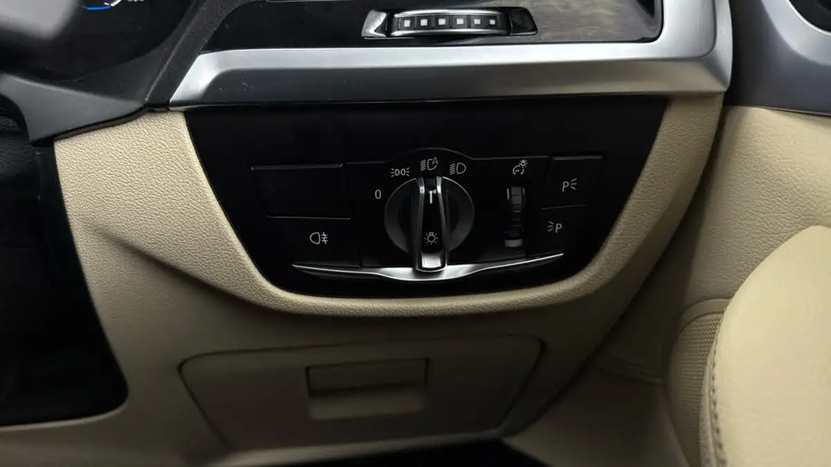 2021-bmw-ix3-e-premier-edition-big-23