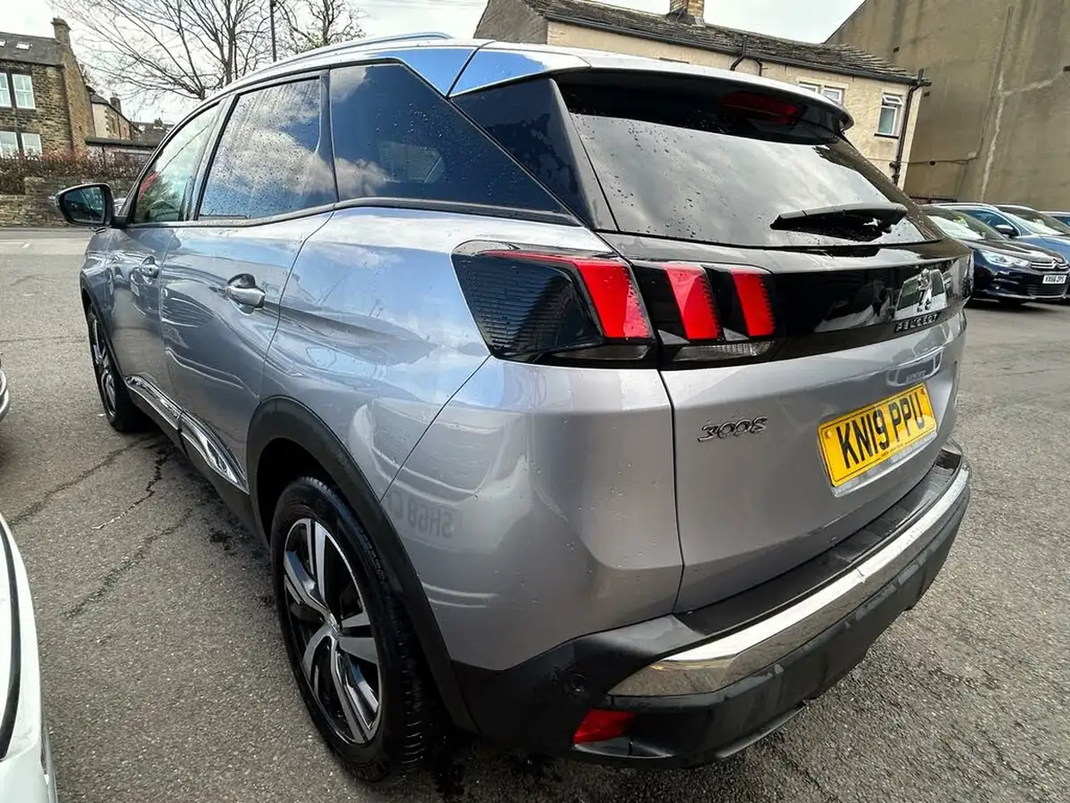 2019-peugeot-3008-suv-12-puretech-allure-eat8-big-3