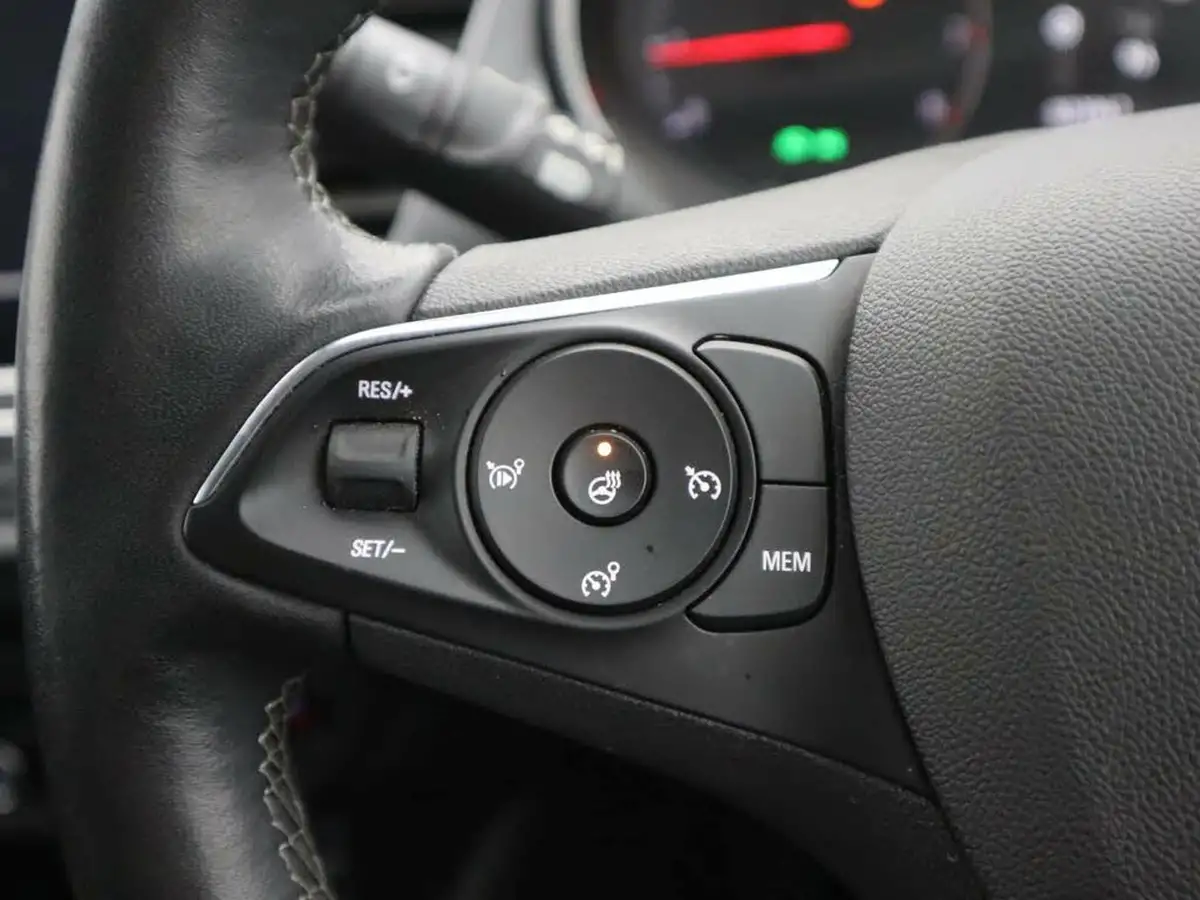 2022-vauxhall-crossland-12-elite-edition-130ps-big-21