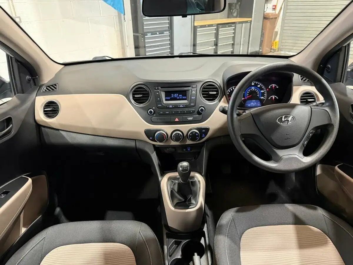 2015-hyundai-i10-10-blue-drive-s-big-9