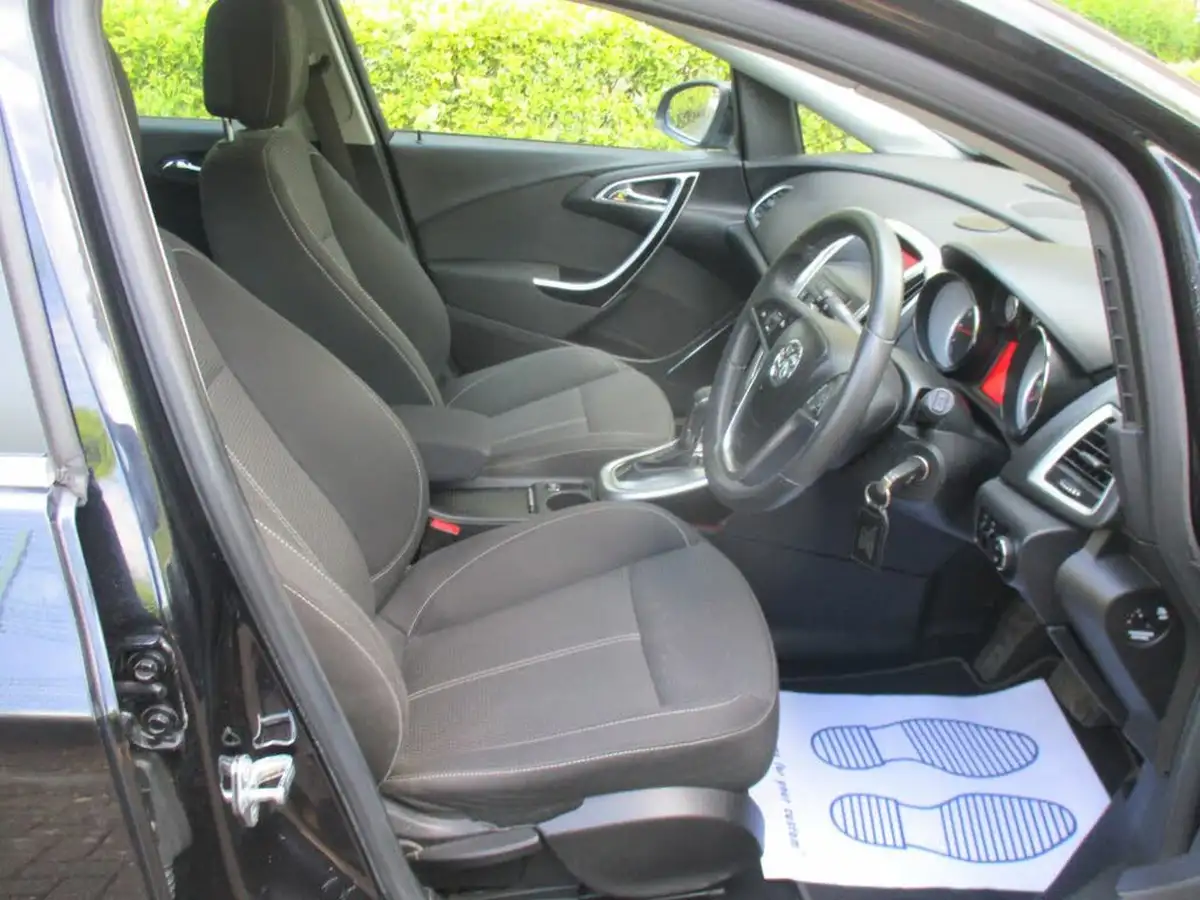 2011-vauxhall-astra-16-sri-vvt-16v-115ps-estate-5d-auto-big-17