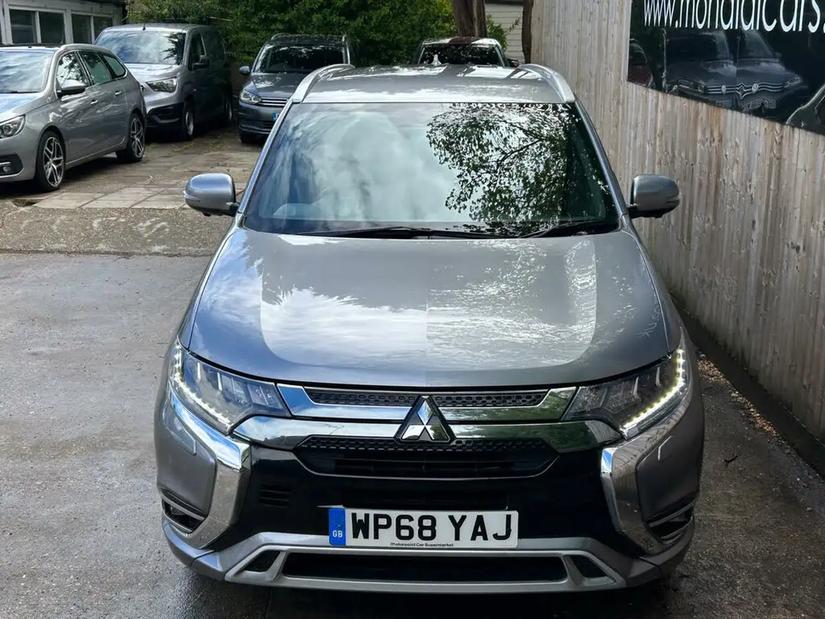 2018-mitsubishi-outlander-24-4h-phev-big-20