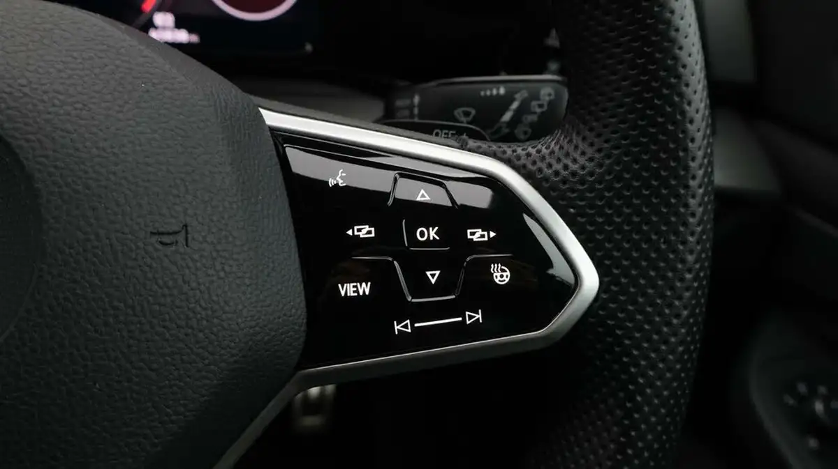 2022-volkswagen-golf-20tdi-gtd-big-23