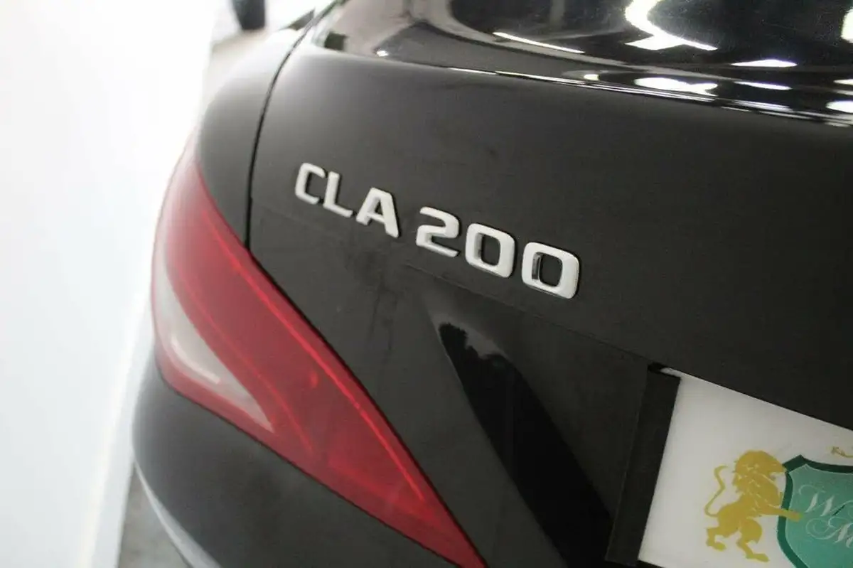 2015-mercedes-benz-cla-21cdi-cla-200-sport-136bhp-ss-coupe-4d-big-13