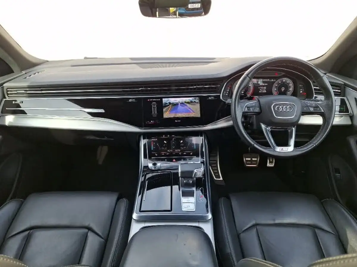 2021-audi-q8-30-55-tfsi-s-line-big-2