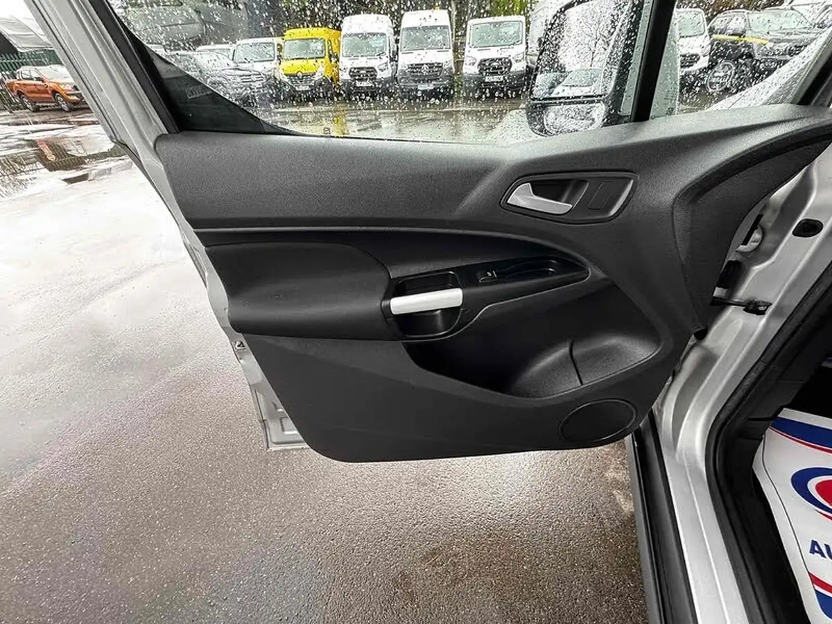 2017-ford-transit-connect-15tdci-l2-240-limited-big-25