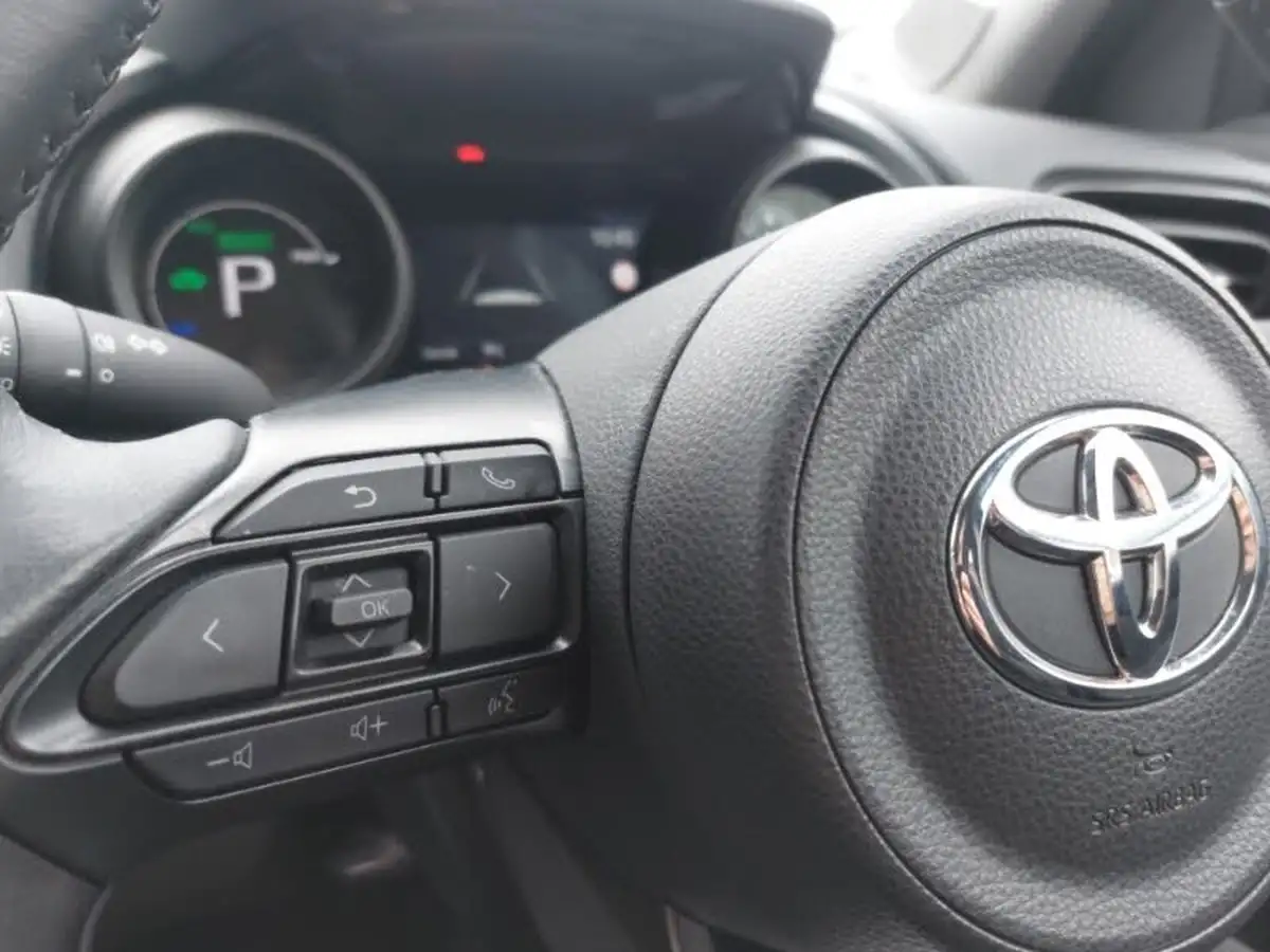 2022-toyota-yaris-cross-15-vvt-i-icon-big-14