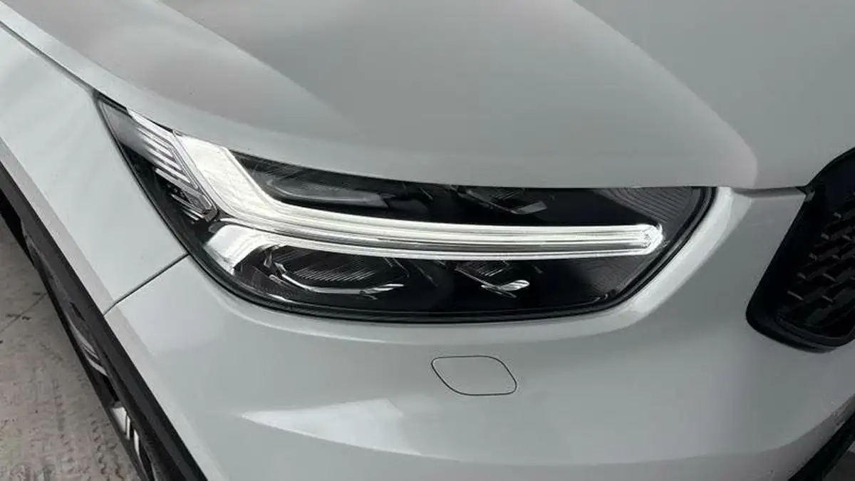2022-volvo-xc40-15-t5-r-design-pro-big-39