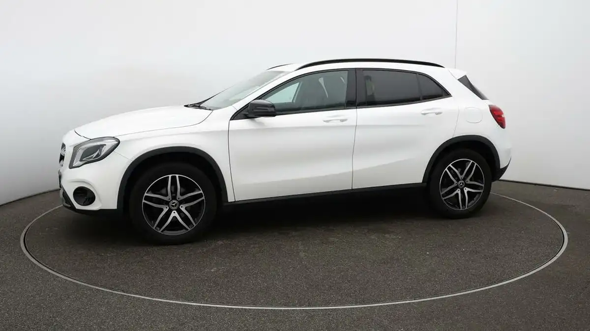 2019-mercedes-benz-gla-class-16-gla-180-urban-edition-ss-big-57