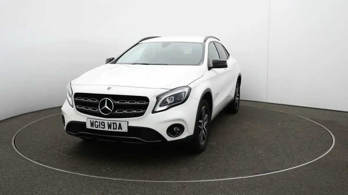 2019-mercedes-benz-gla-class-16-gla-180-urban-edition-ss-big-29