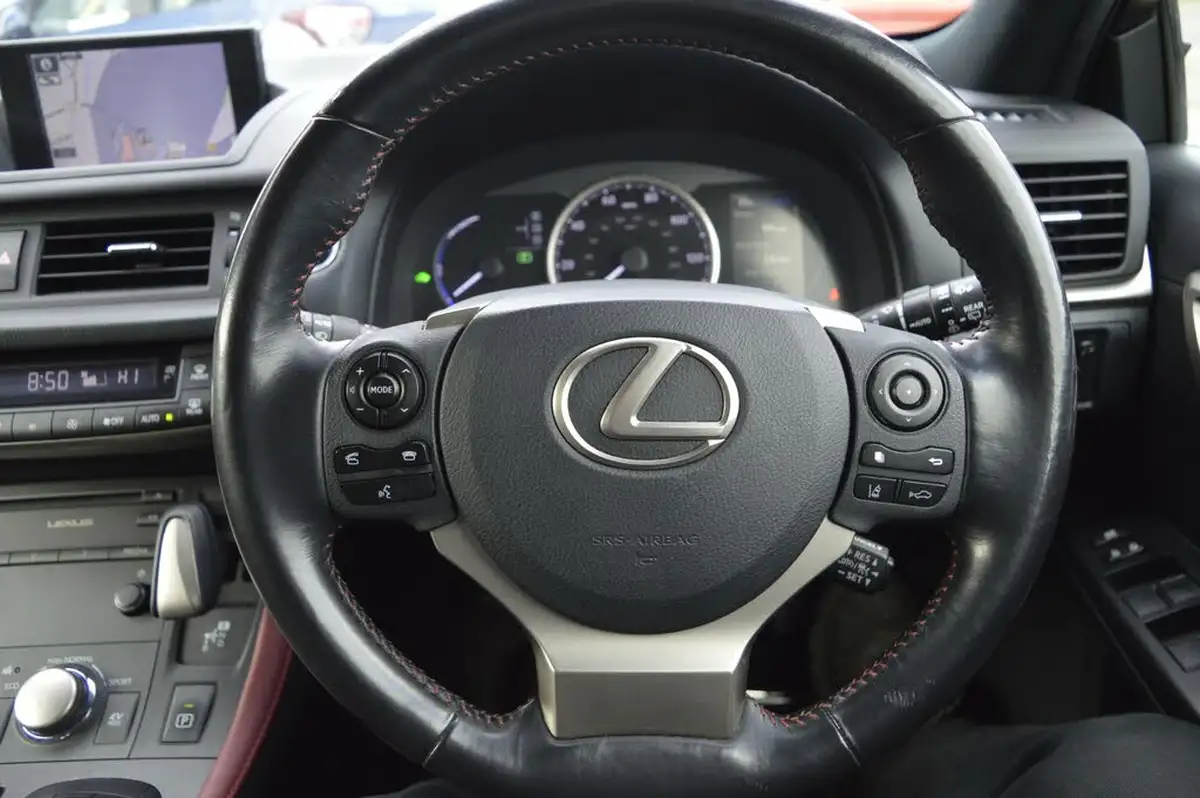 2019-lexus-ct-200h-18-ct-big-15