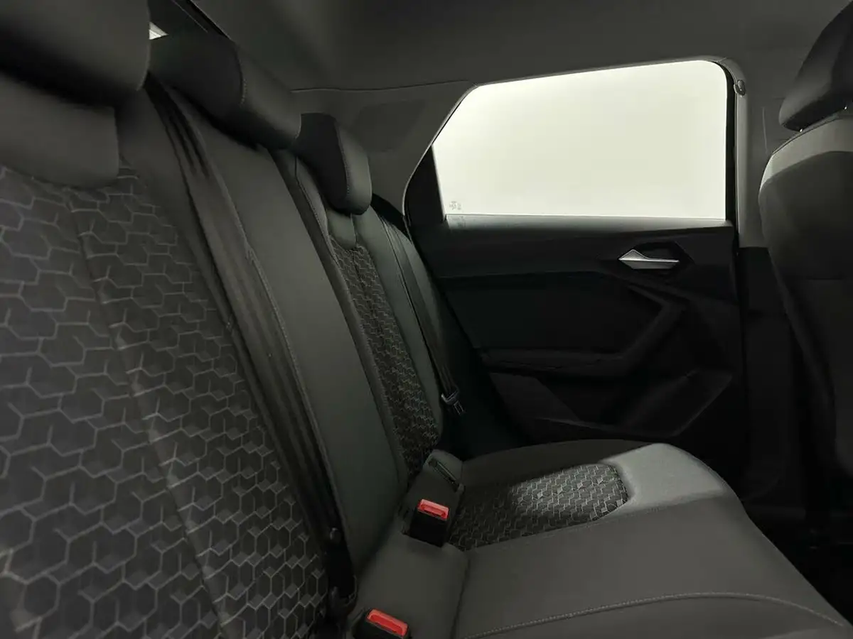2019-audi-a1-10-30-tfsi-sport-big-39