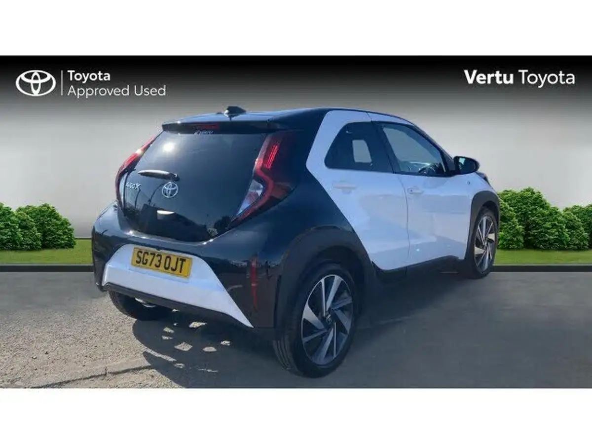 2023-toyota-aygo-x-10-vvt-i-edge-big-1