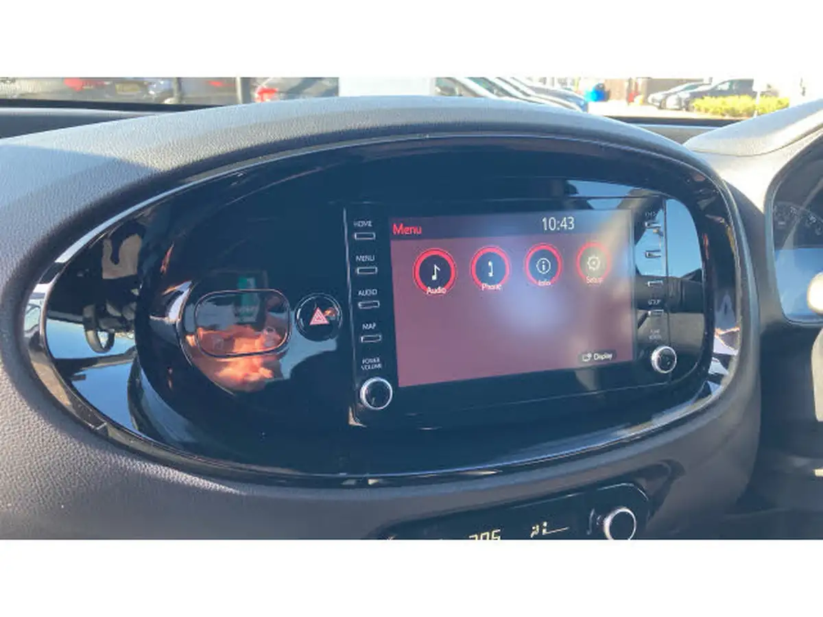 2023-toyota-aygo-x-10-vvt-i-edge-big-25