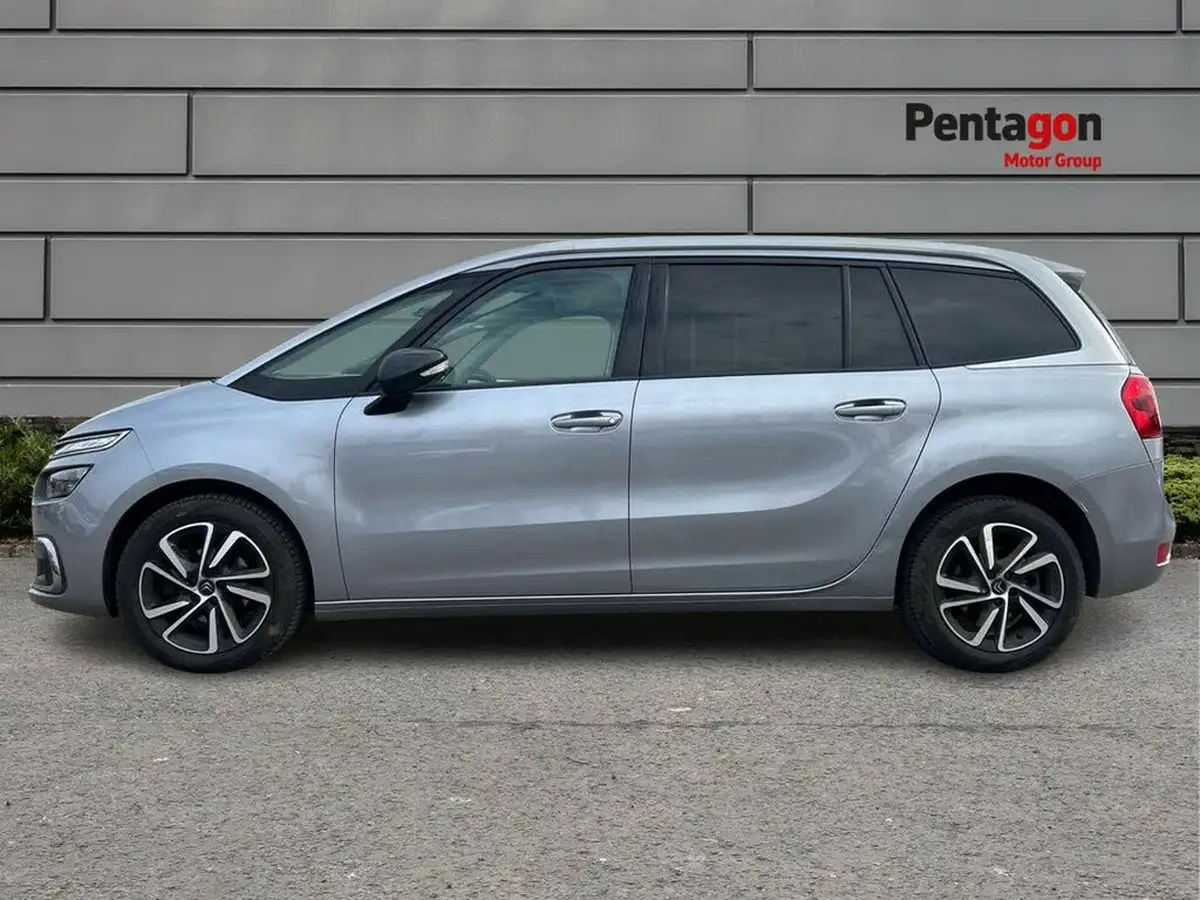 2022-citroen-grand-c4-spacetourer-12-puretech-sense-eat8-big-11