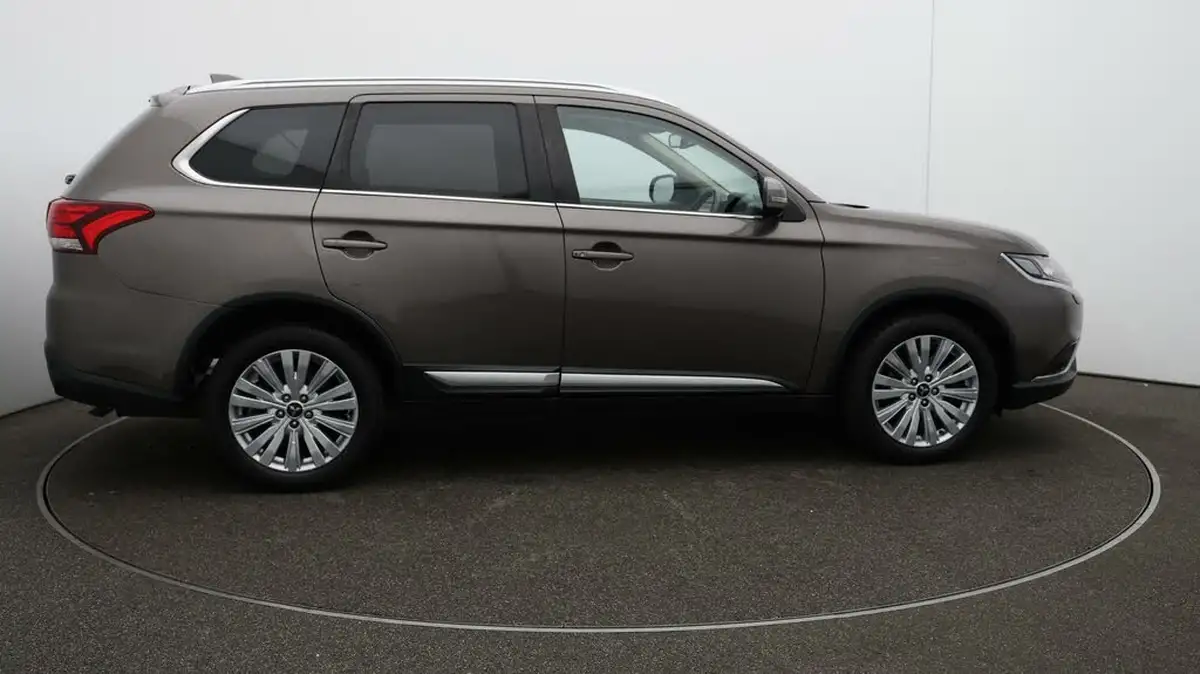 2019-mitsubishi-outlander-20-exceed-big-42