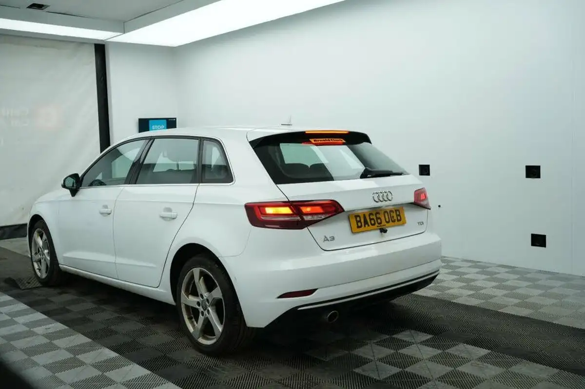 2017-audi-a3-16tdi-110ps-nav-sportback-5d-big-2