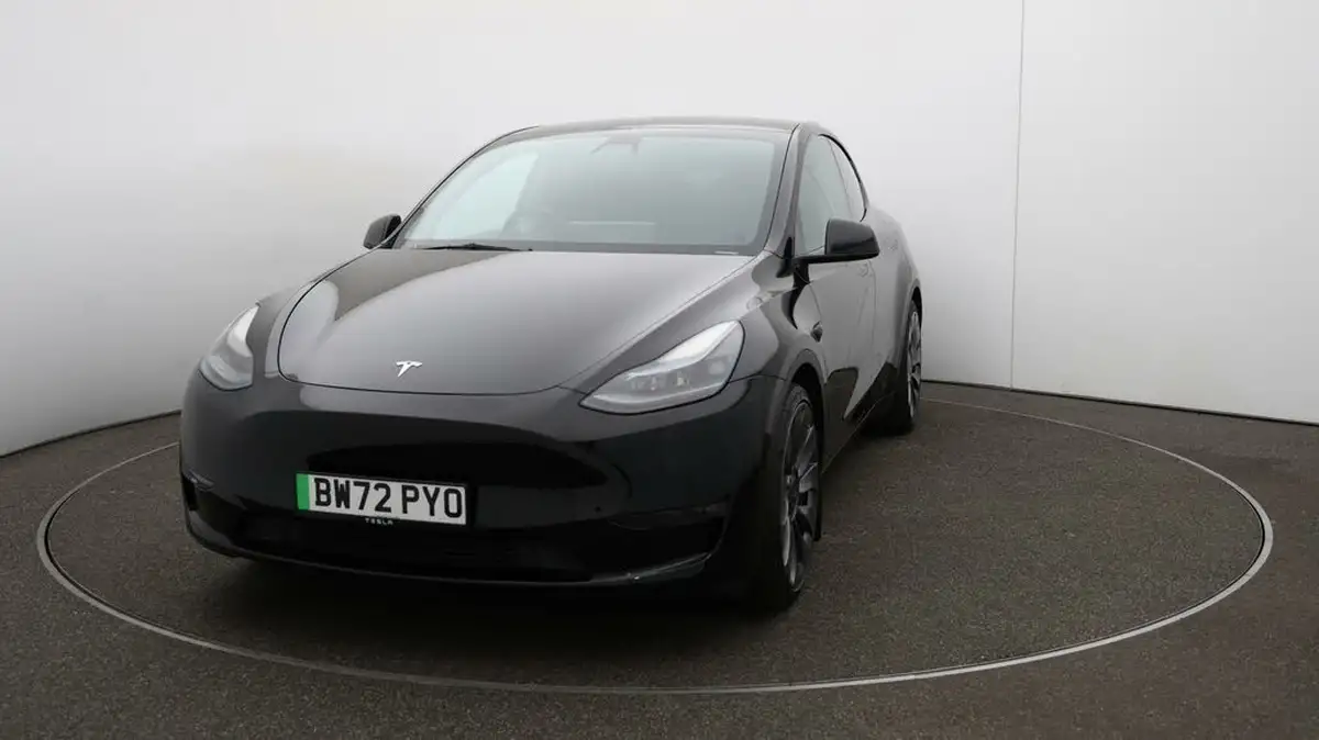 2023-tesla-model-y-e-performance-big-30