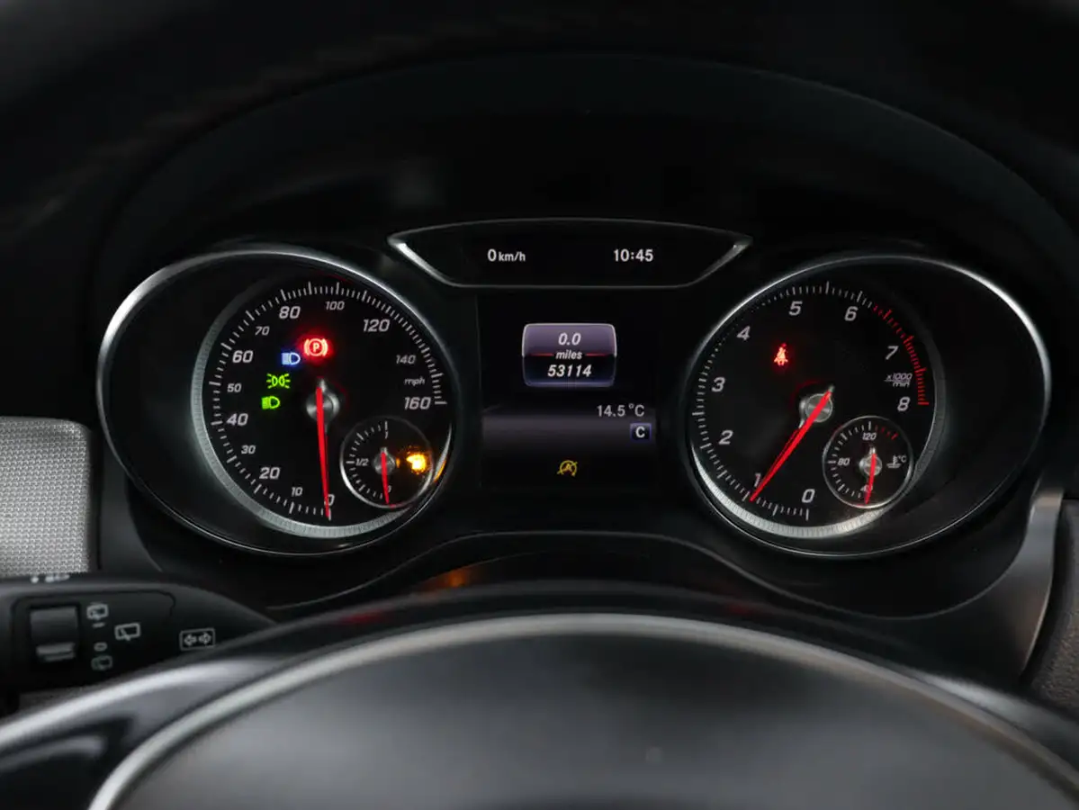 2019-mercedes-benz-gla-class-16-gla-180-urban-edition-big-8