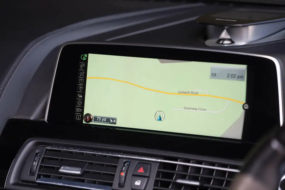 2015-bmw-6-series-44-m6-575bhp-convertible-2d-big-40