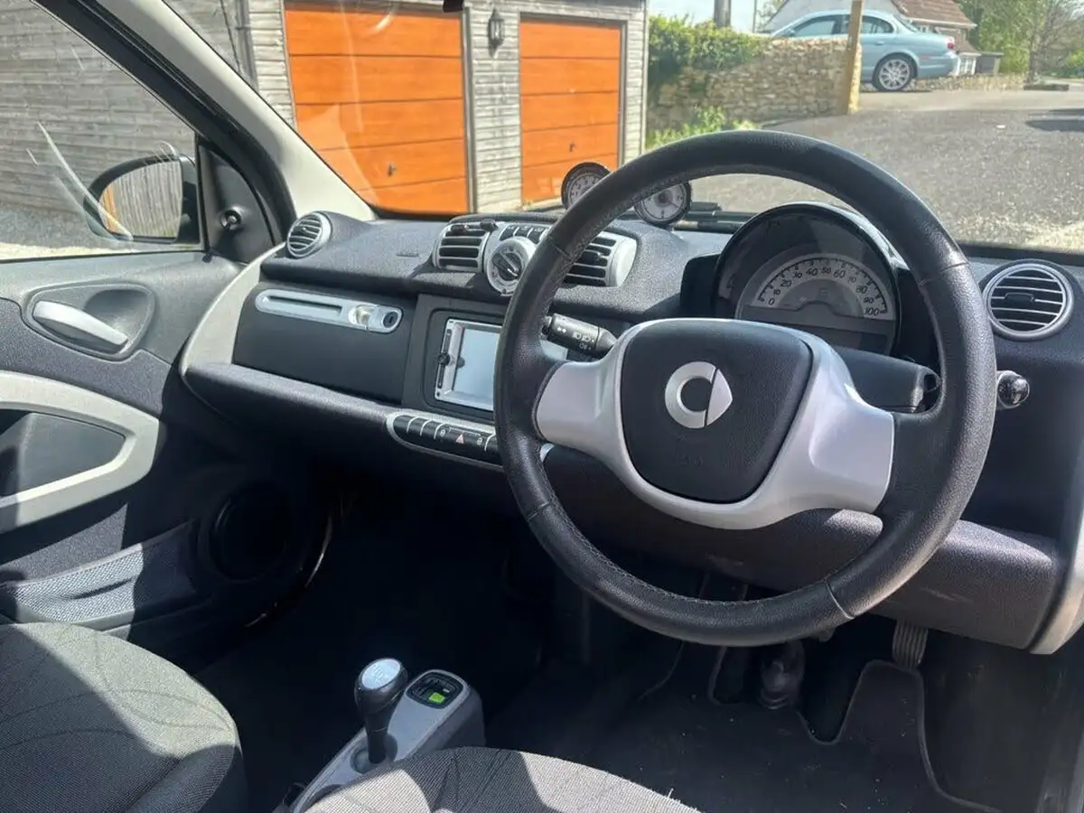 2012-smart-fortwo-10-passion-71bhp-coupe-softouch-big-10