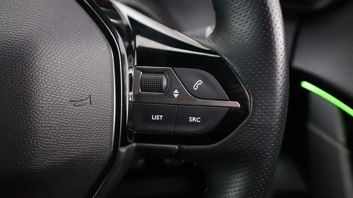 2022-peugeot-208-e-gt-136bhp-50kwh-big-22