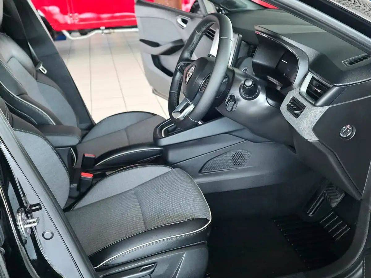 2024-renault-clio-16-techno-big-2
