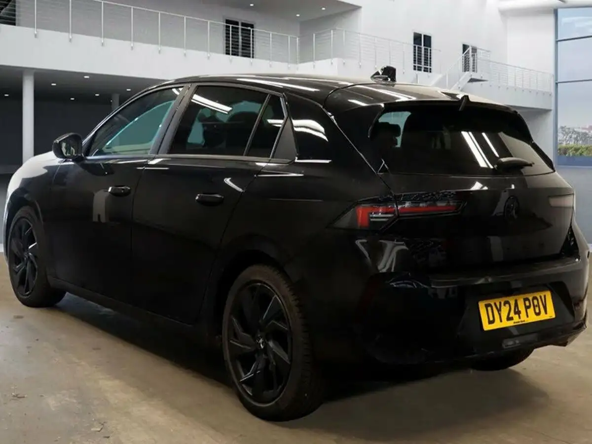 2024-vauxhall-astra-12-turbo-gs-130ps-hatchback-auto-big-1