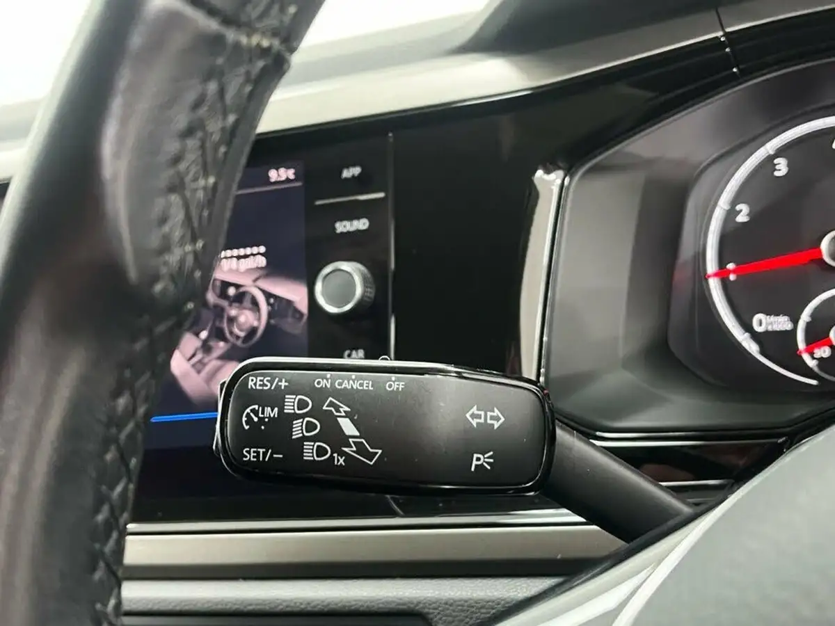 2020-volkswagen-polo-10-tsi-match-big-26