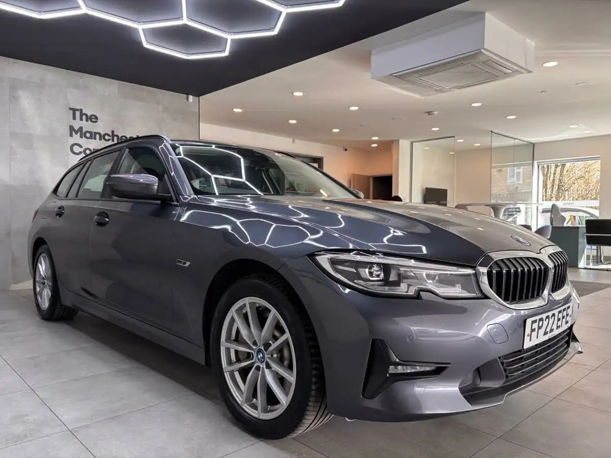 2022-bmw-3-series-20-330e-se-pro-touring-5d-big-3
