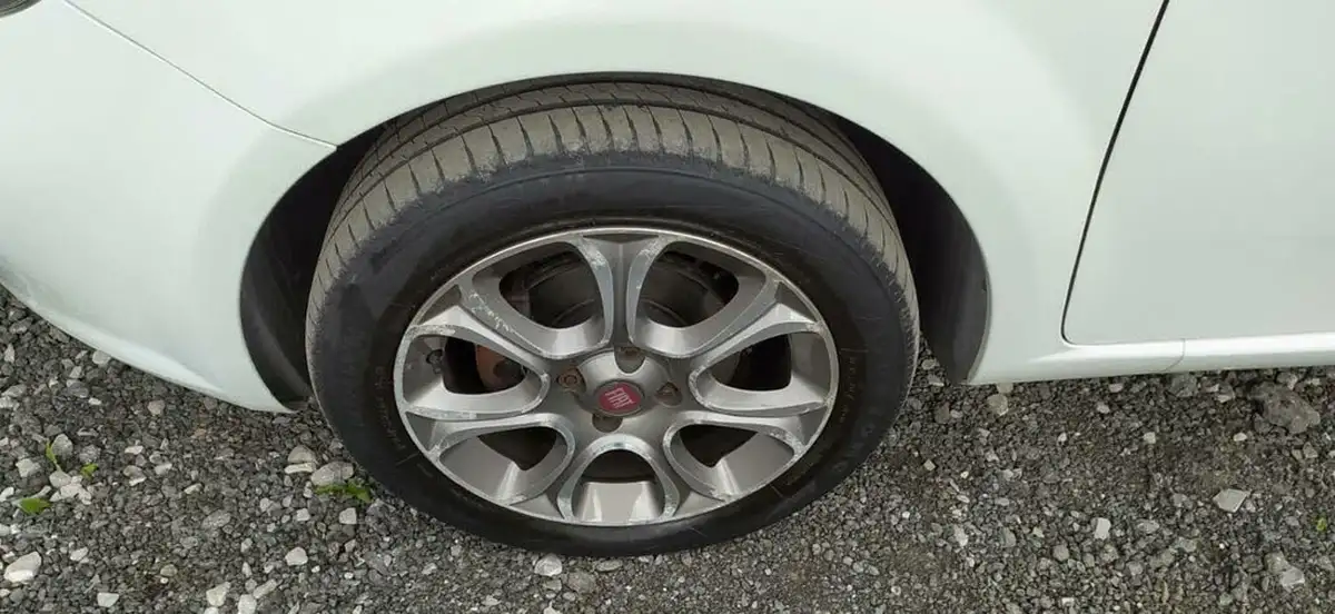 2016-fiat-punto-12-easy-5d-big-9