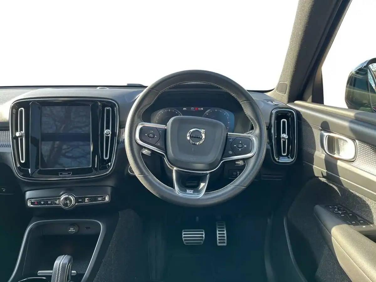 2019-volvo-xc40-20td-d3-r-design-awd-geartronic-big-10