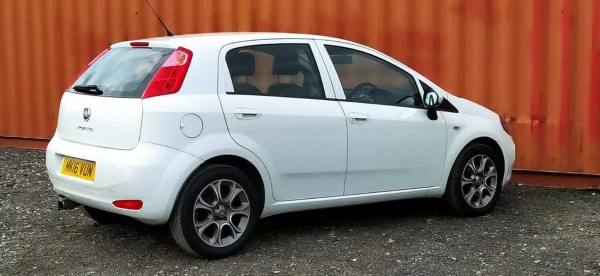 2016-fiat-punto-12-easy-5d-big-37