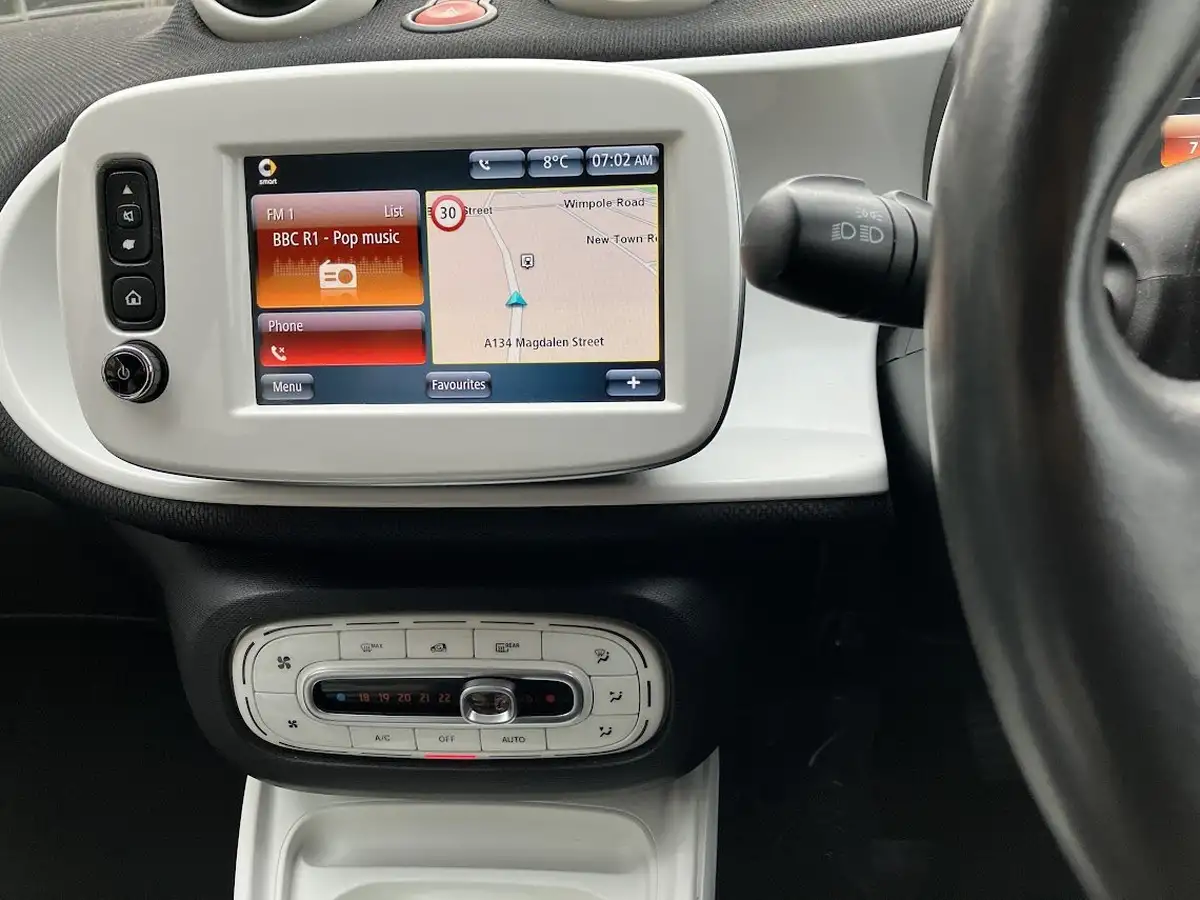 2015-smart-forfour-10-passion-premiumss-big-8