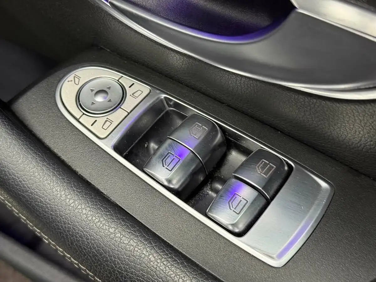 2019-mercedes-benz-e-class-20d-e220d-amg-line-ss-coupe-2d-big-39