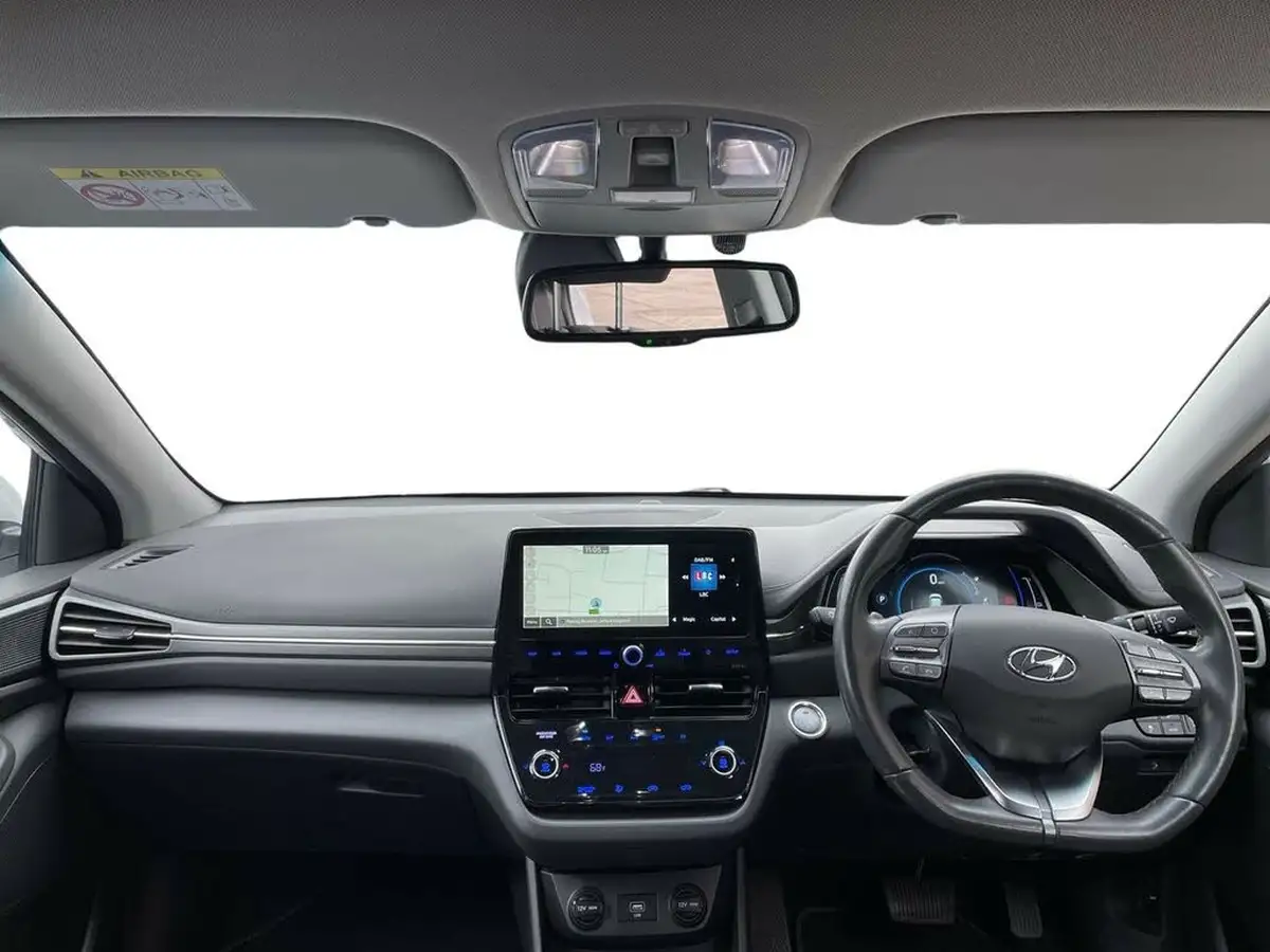 2020-hyundai-ioniq-e-premium-se-electric-100kw-big-12