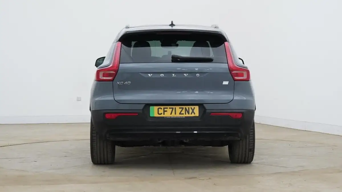 2022-volvo-xc40-e-recharge-pro-big-3