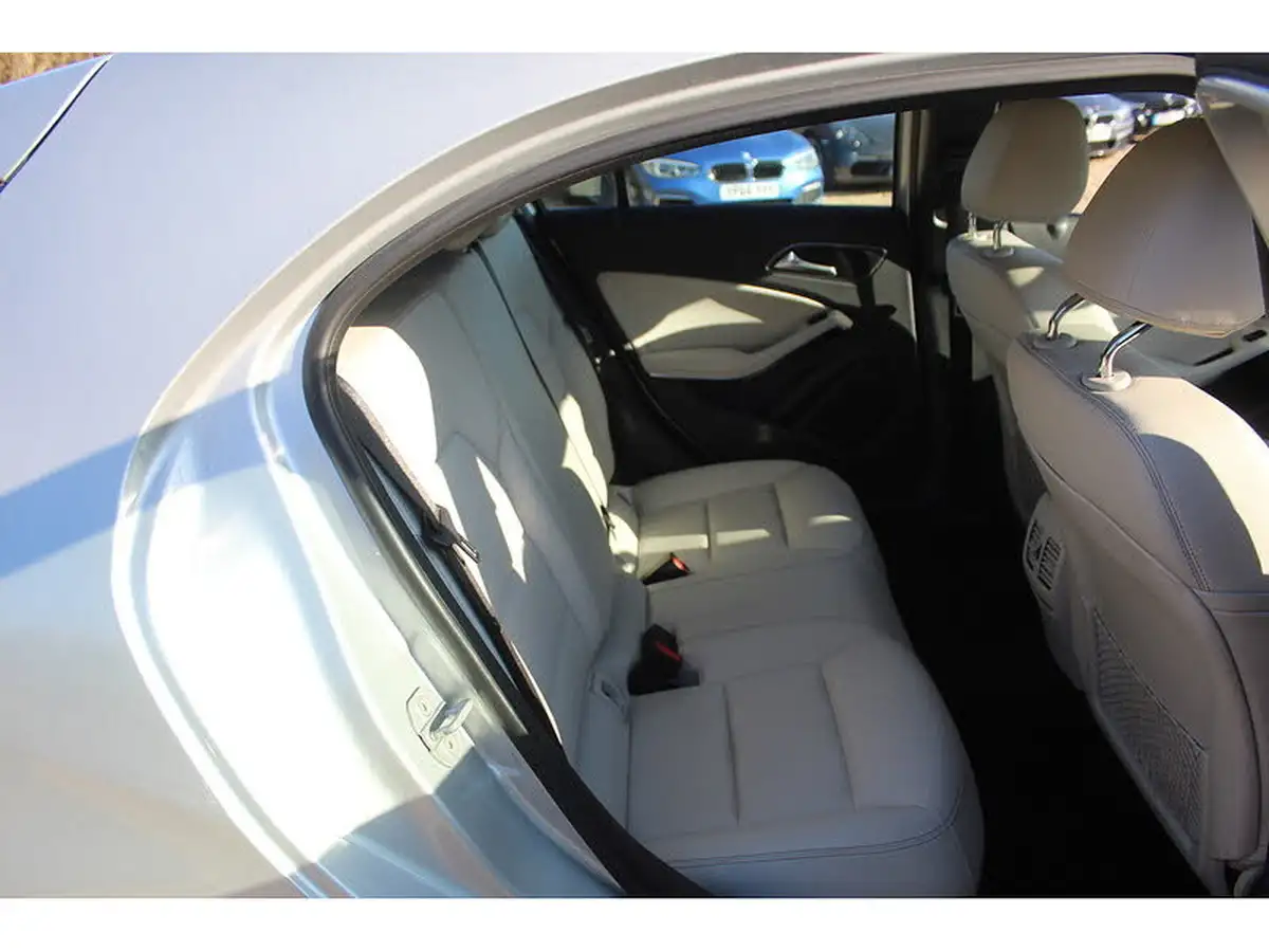 2016-mercedes-benz-a-class-15d-a180d-sport-executivess-big-12