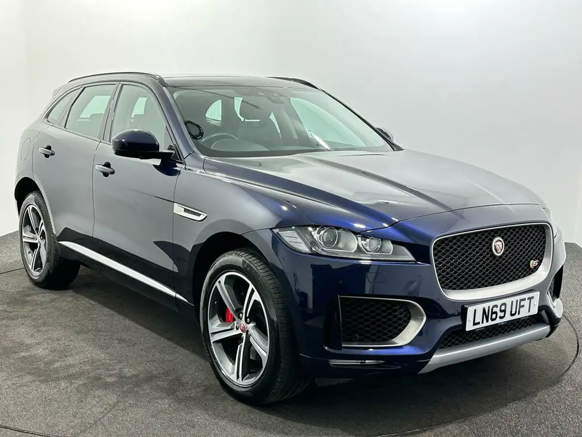 2019-jaguar-f-pace-30td-s-big-0