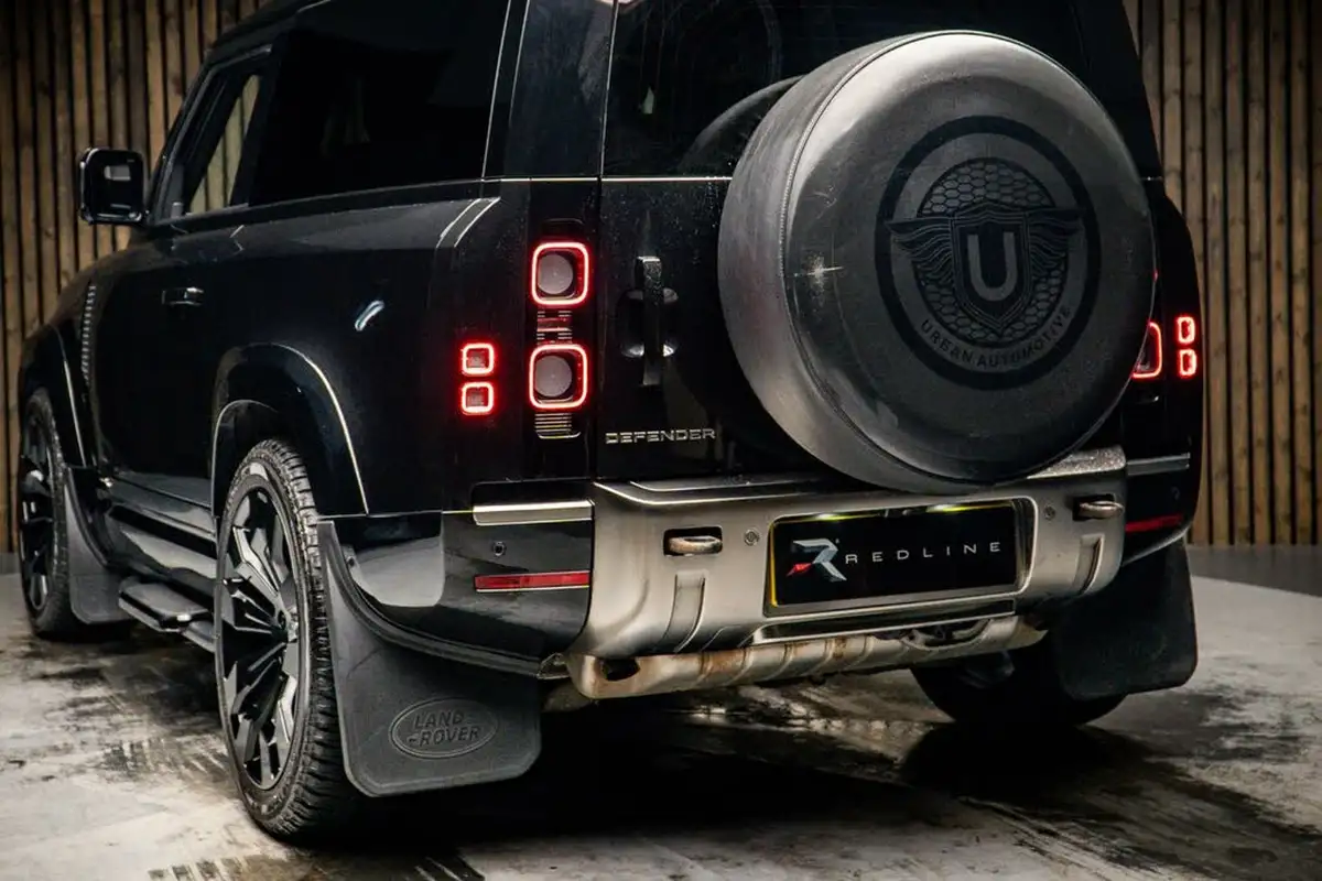 2021-land-rover-90-defender-30-p400-x-big-18