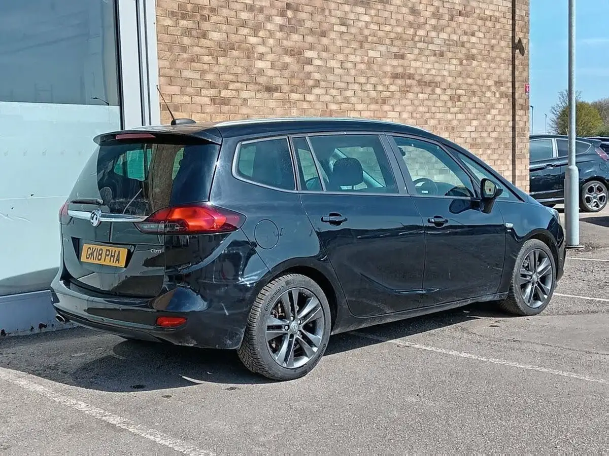 2018-vauxhall-zafira-tourer-20cdti-sri-ss-big-2