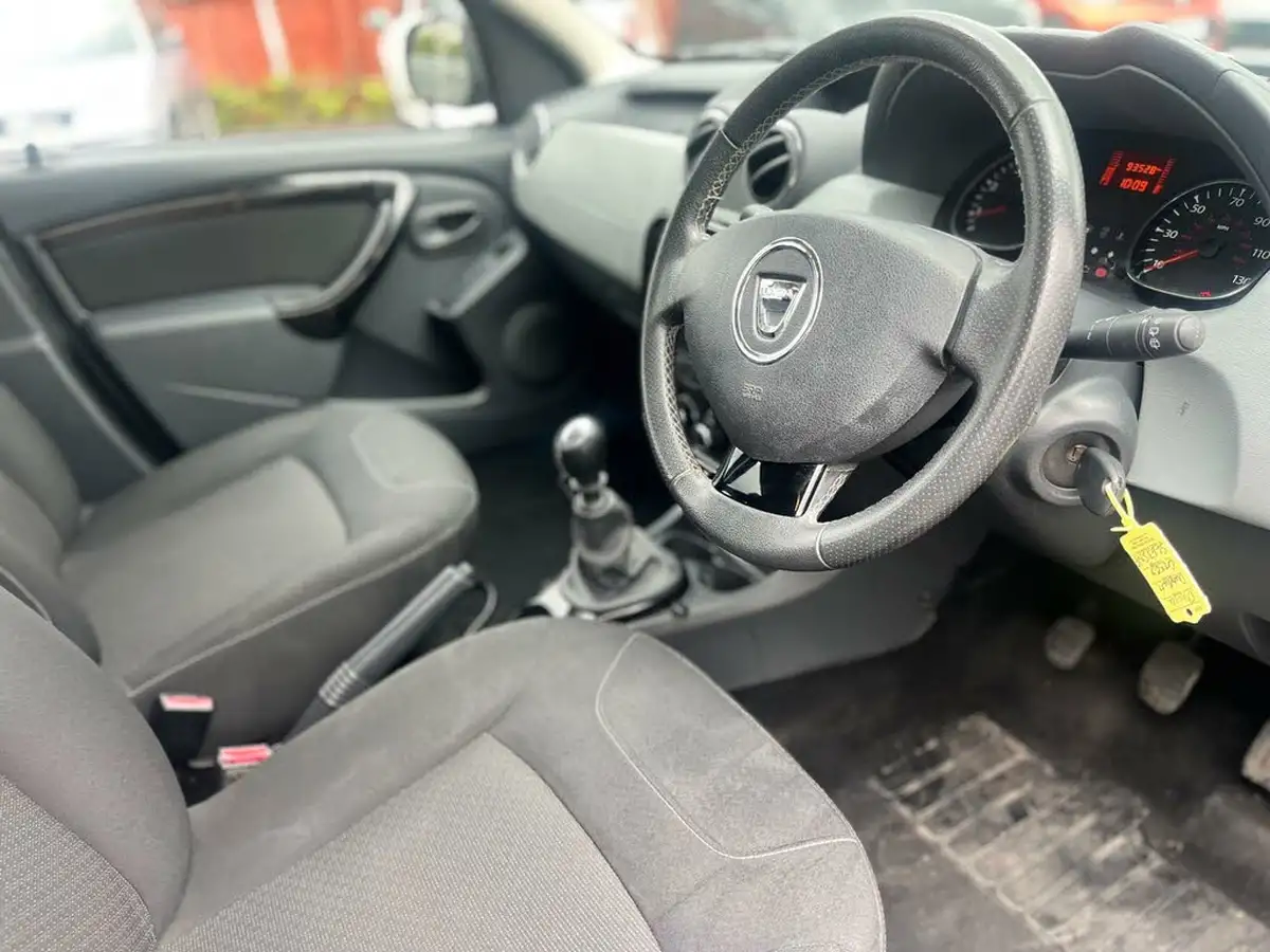 2013-dacia-duster-15d-laureate-107bhp-big-9