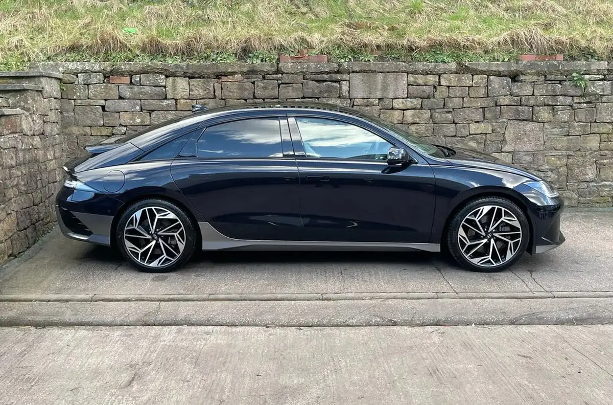2024-hyundai-ioniq-6-e-ultimate-325ps-dual-motor-awd-big-3