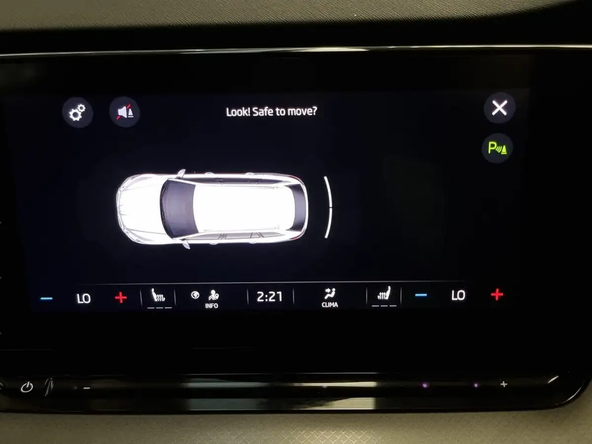 2020-skoda-octavia-20tdi-se-technology-115ps-scr-estate-big-13