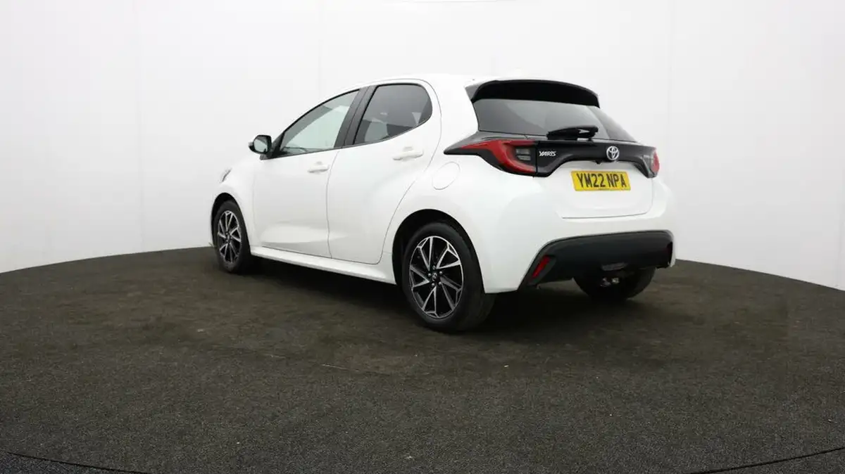 2022-toyota-yaris-15-vvt-i-design-big-4