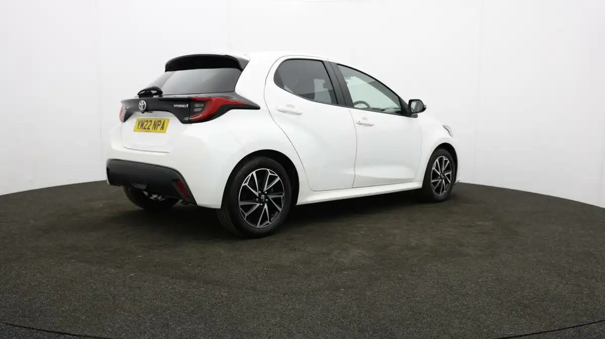 2022-toyota-yaris-15-vvt-i-design-big-25