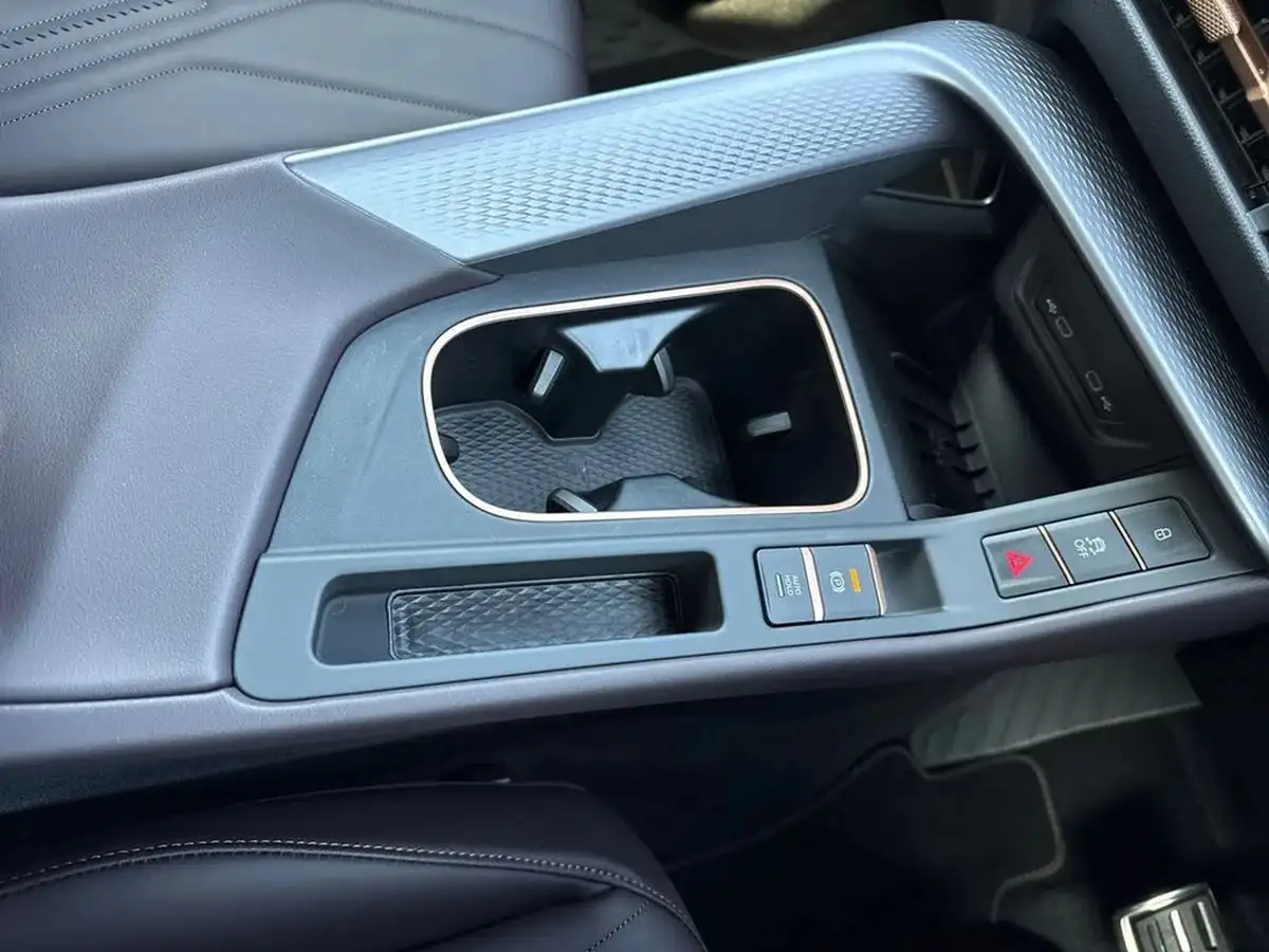 2025-cupra-terramar-15-e-hybrid-vz-first-edition-big-18